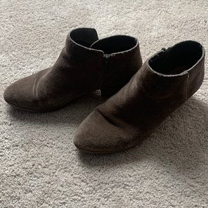 Bass brown bootie shoe 10 wide